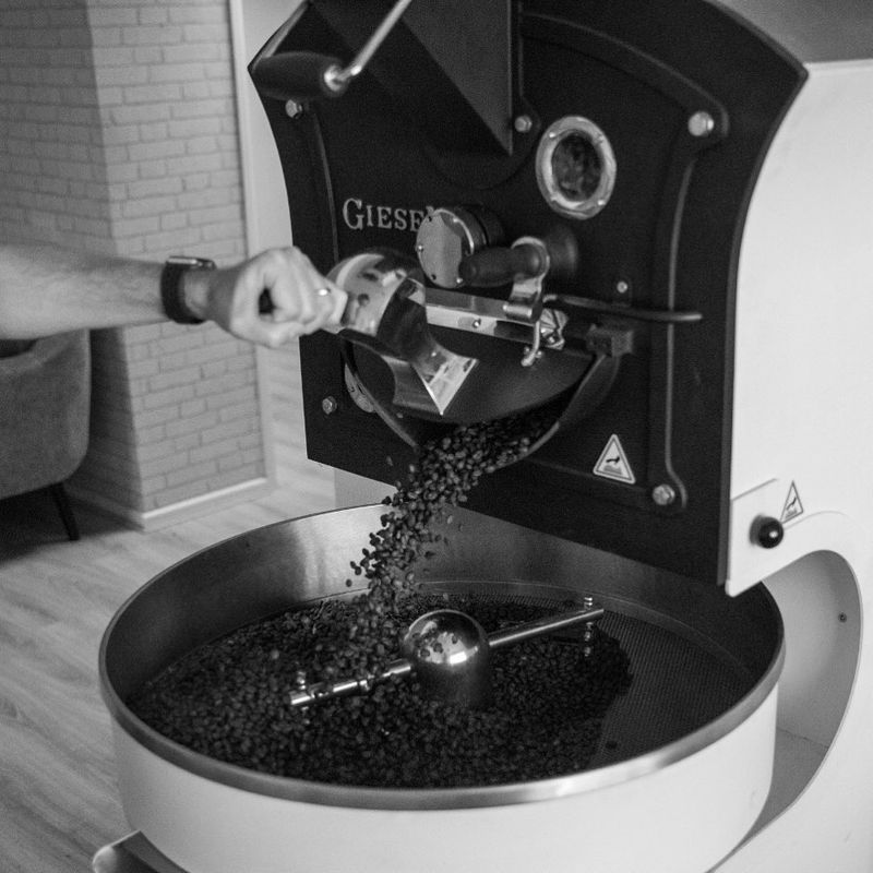 Emptying Fountain Rock roaster after roast completion